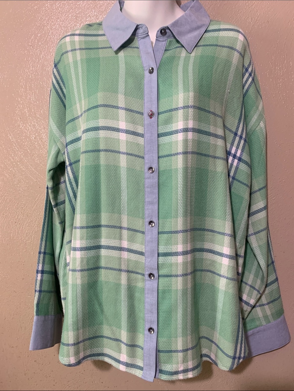Peace Love World size M Light Green Plaid Button-Down Shirt Light Blue Trim
